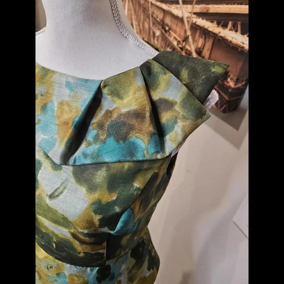 Elegant Multicolor Sleeveless Dress - Picture 3 of 8